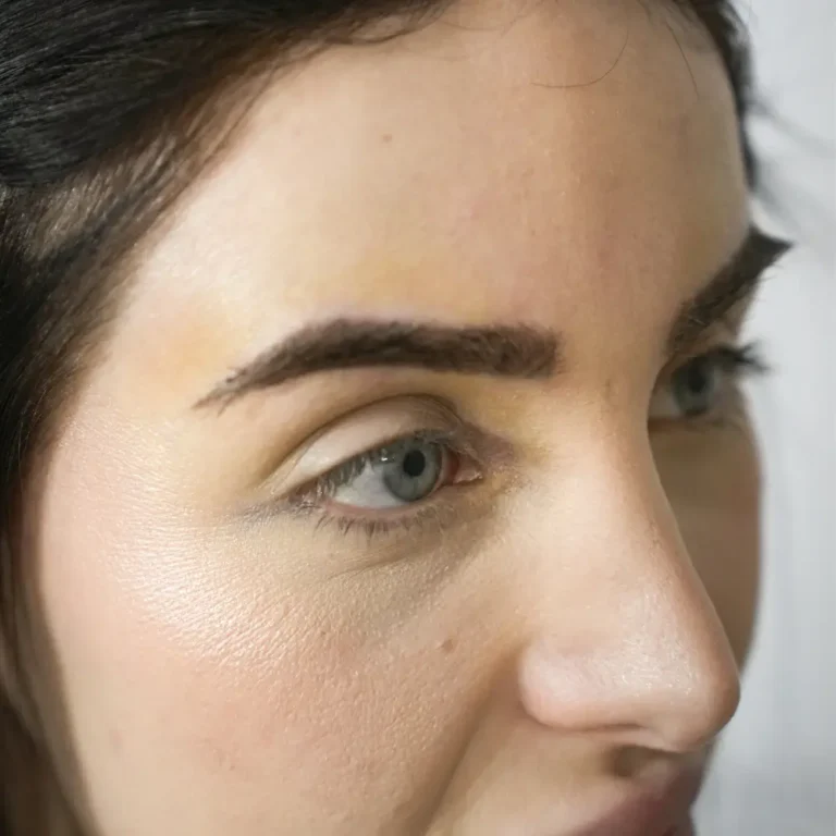 Microinjerto de Cejas Long Hair Doctora Rivero